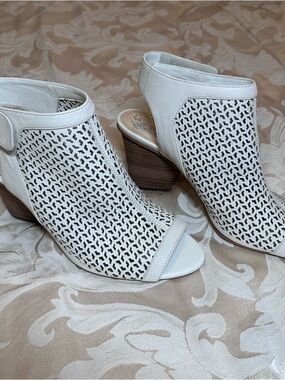 Vince Camuto White Perforated Peep-Toe Block Heel Booties